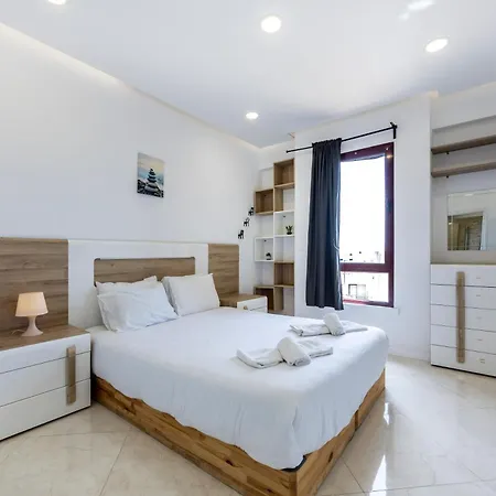 Azure - Albufeira, Algarve Apartment *